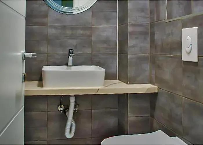 Lovely In 伊莫茨基